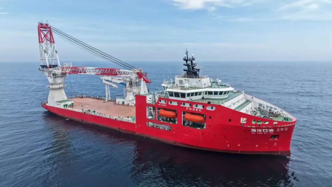 我国自研新一代深水多功能海洋工程船交付